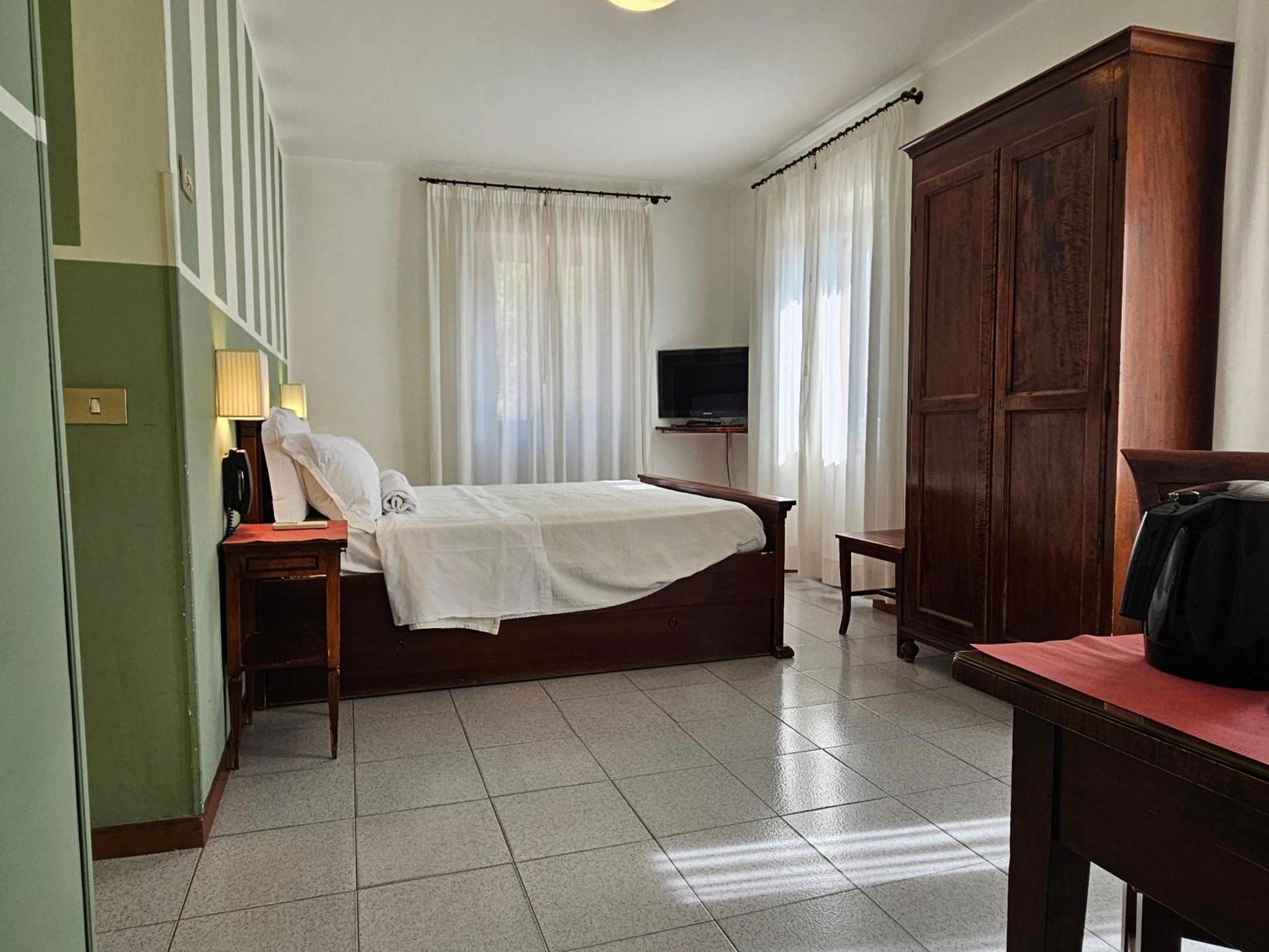 Hotel Rosalba Перуджа Екстериор снимка
