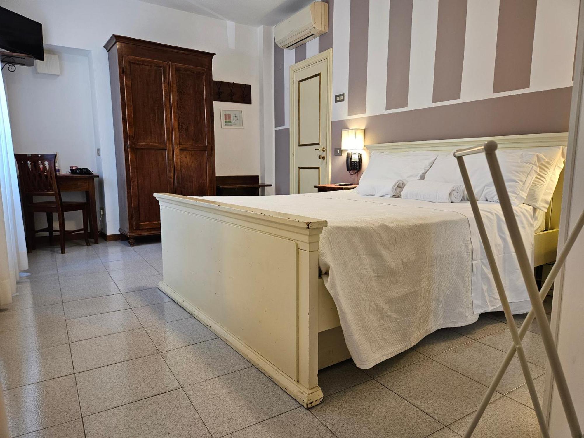 Hotel Rosalba Перуджа Екстериор снимка